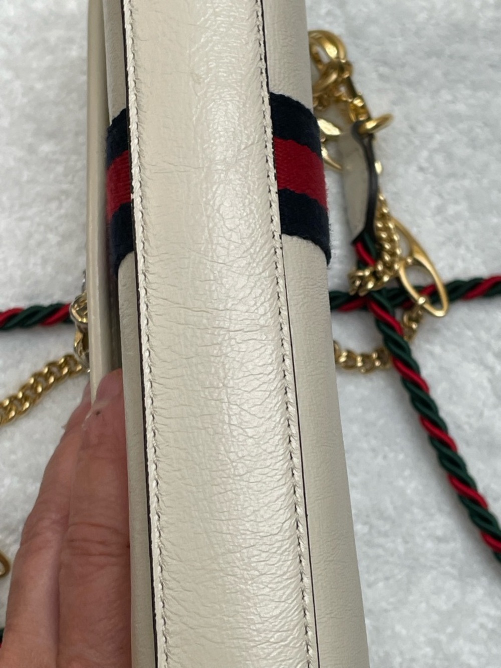 Gucci White Leather Shoulder Bag with Tiger Detail - Picture 11 of 11